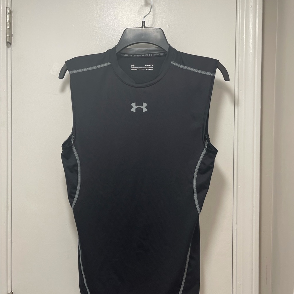 Under Armour’s Men Compression Tanks - image 1